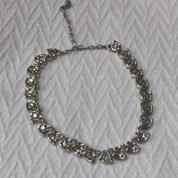 Vintage Coro Silver Leaf Necklace - Picture 3 of 7